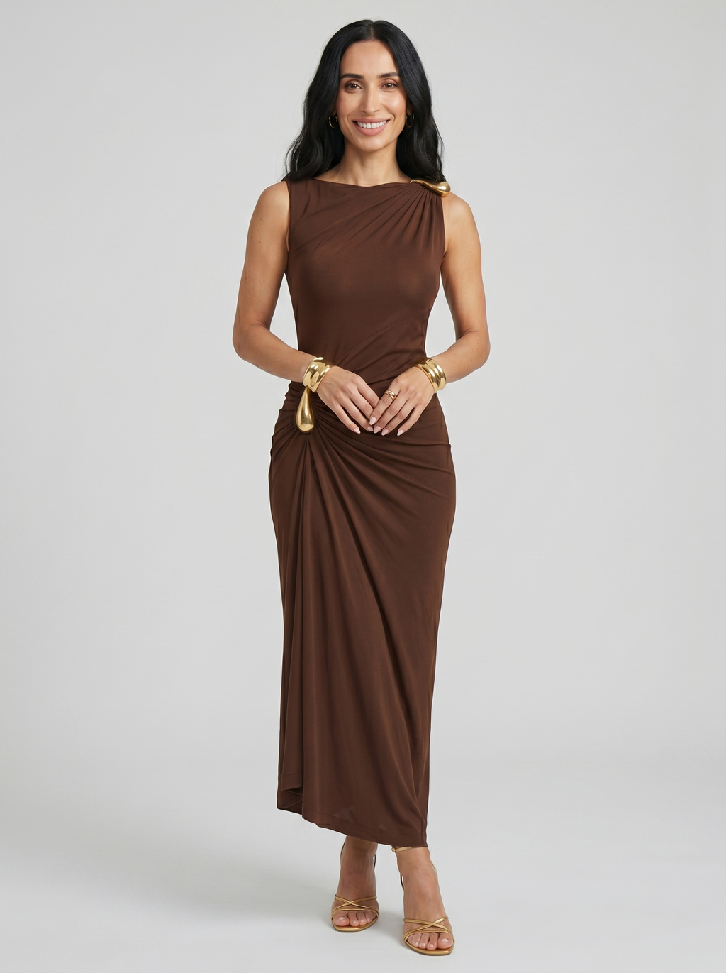 Cinthia | Vestido elegante con enganches dorados