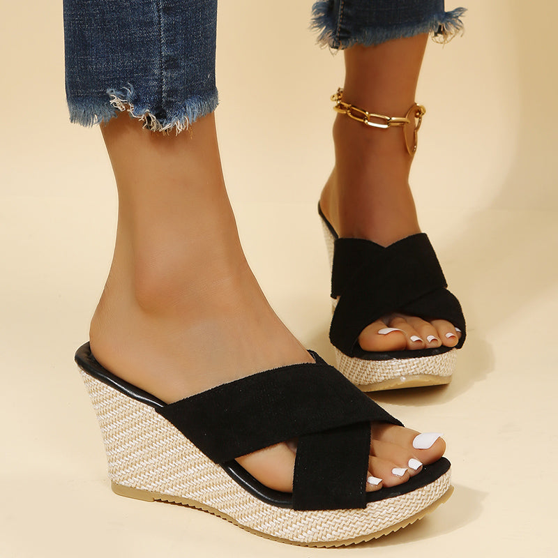 CARLA | SANDALIAS DE CUÑA INFORMALES