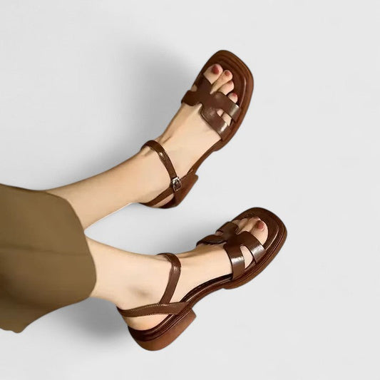 VERA | SANDALIAS PLANAS ELEGANTES