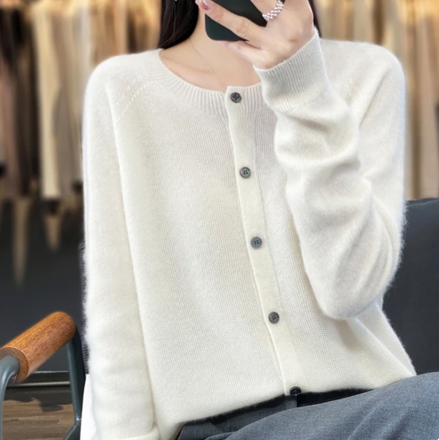 CLARA | CÁRDIGAN ELEGANTE CON BOTONES